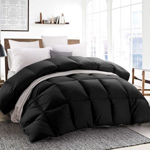Luxury goose down comforter